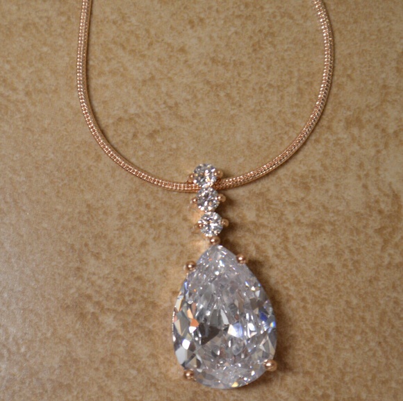 New Rose Gold or Silver Crystal Teardrop Necklace - Picture 6 of 8
