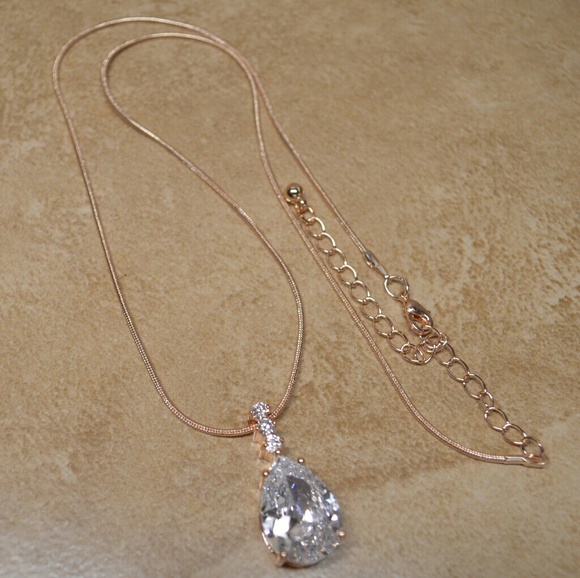 New Rose Gold or Silver Crystal Teardrop Necklace - Picture 8 of 8