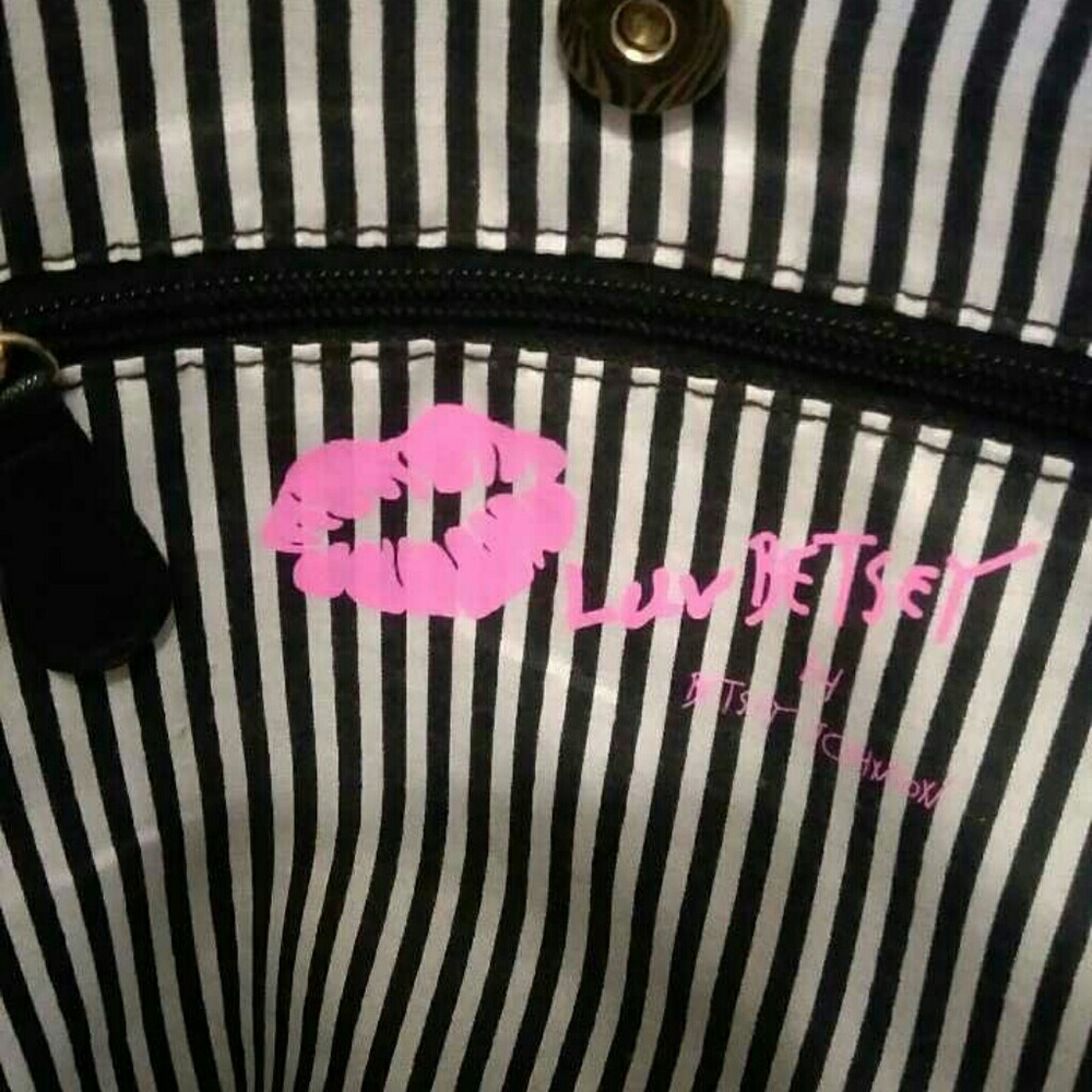 Purse - Picture 3 of 3