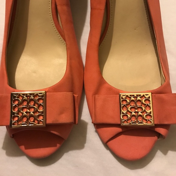 Coral Coach Wedges - Picture 1 of 3
