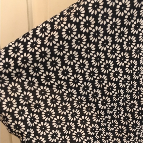 Brandy Melville Floral Kimono😍🌸 - Picture 4 of 4