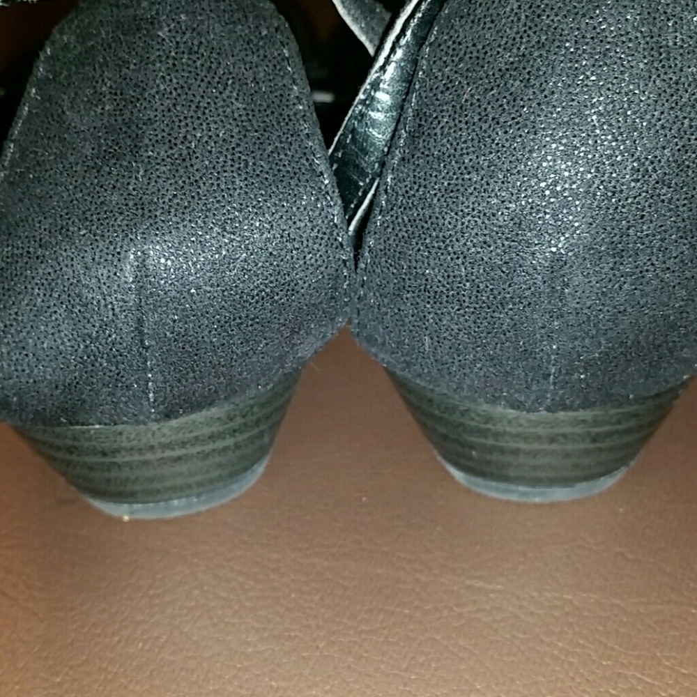 Sandals - Picture 2 of 5
