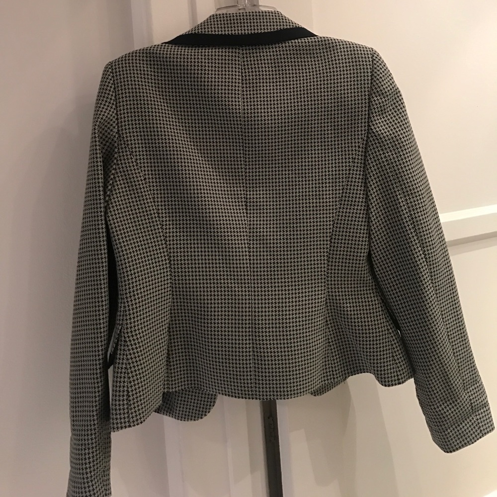 Blazer - Picture 2 of 3
