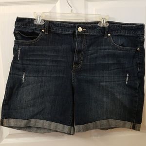 Size 18W boyfriend jean shorts Jennifer Lopez