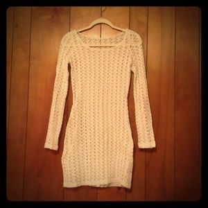 Crochet white dress. Floral-like pattern!