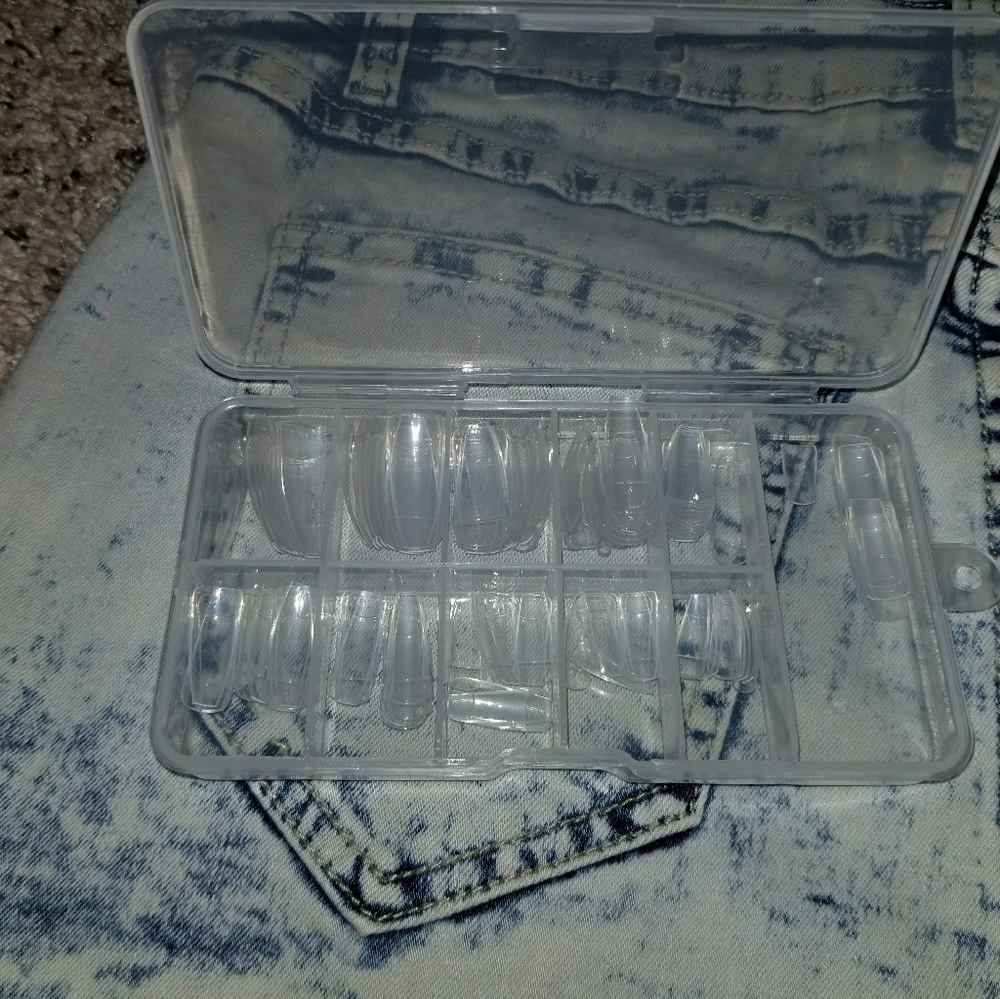 Fake clear nails + free surprise gift