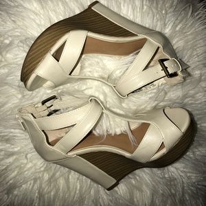 ELLE Wedges!