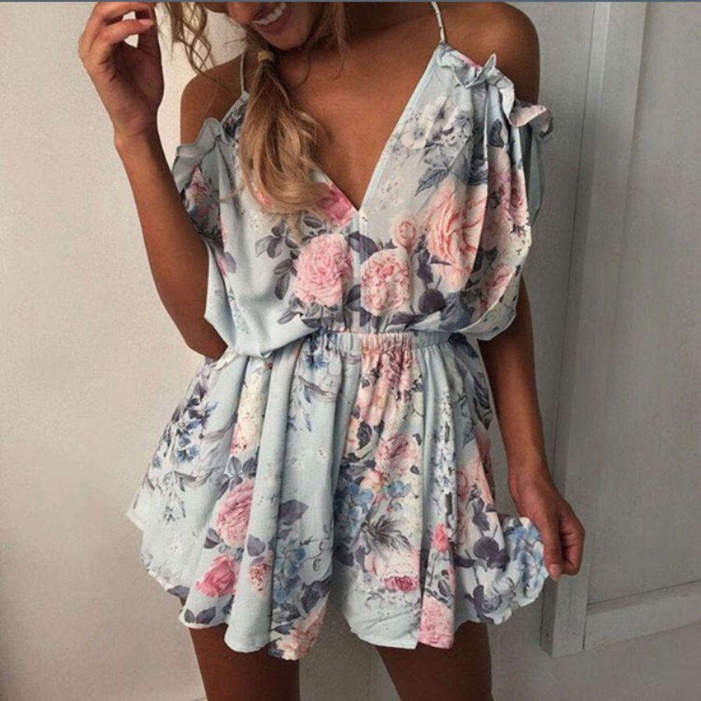 🦋 FLASH SALE 💟 FLORAL RUFFLE ROMPER - Picture 3 of 7