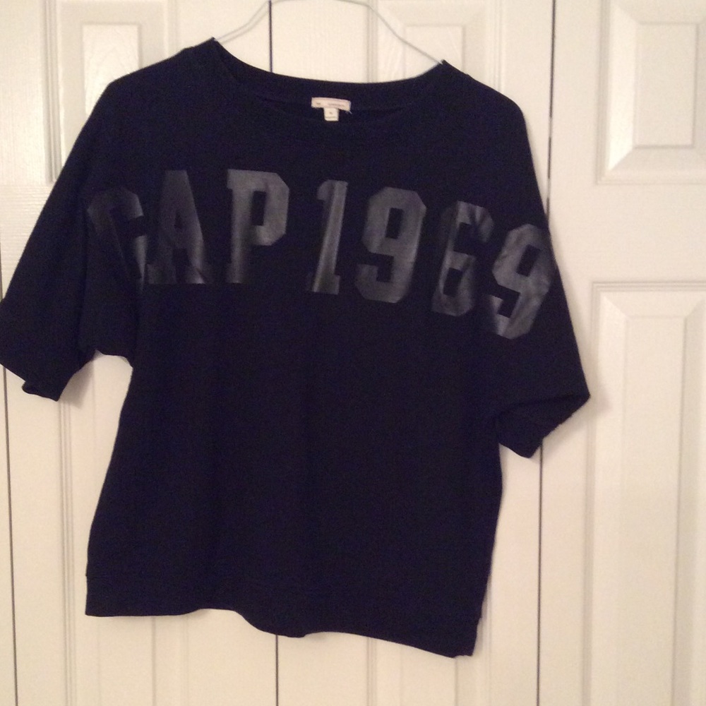 GAP short sleeve Sweatshirt 🖤