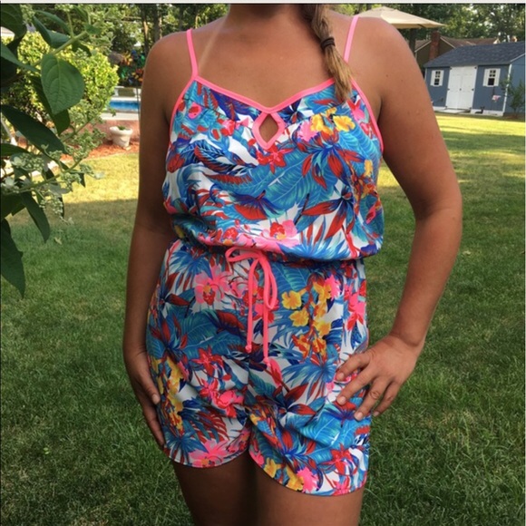 Summer Floral Romper - Picture 3 of 5