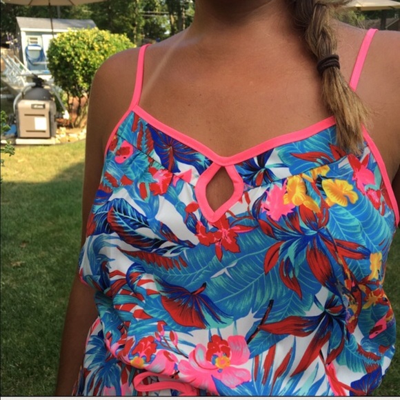 Summer Floral Romper - Picture 5 of 5