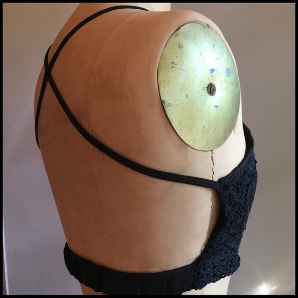 Crochet Lace Crop Top - Picture 2 of 8