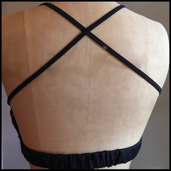 Crochet Lace Crop Top - Picture 4 of 8