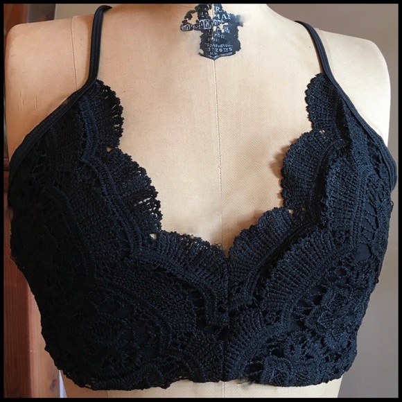 Crochet Lace Crop Top - Picture 5 of 8