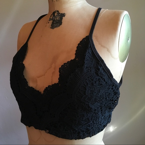 Crochet Lace Crop Top - Picture 7 of 8