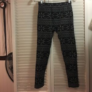 Cute black and gray winter print leggings