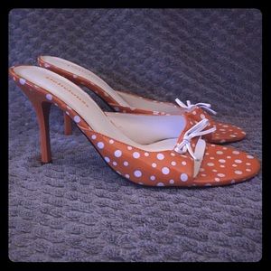 Orange with white polka dot low heels!