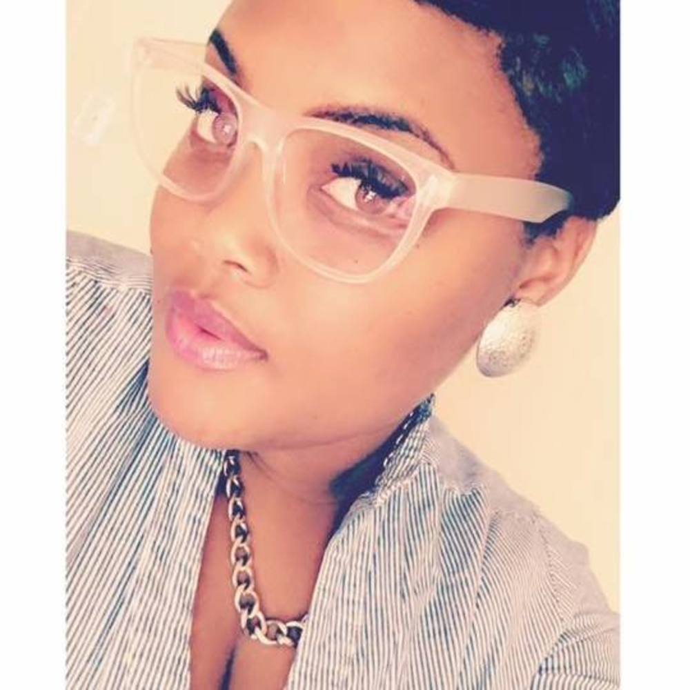 Meet your Posher, Whitney