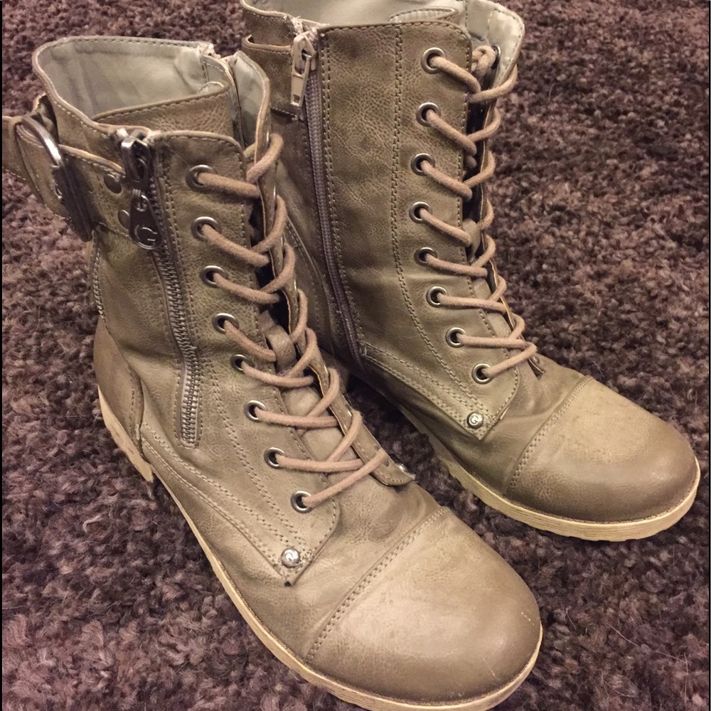 Guess boots