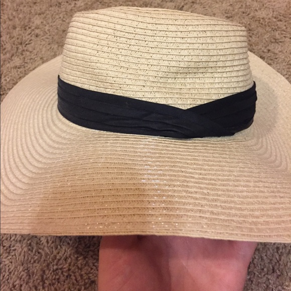 Floppy hat - Picture 4 of 4