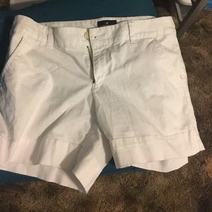 Size 12 AEO white midi shorts.