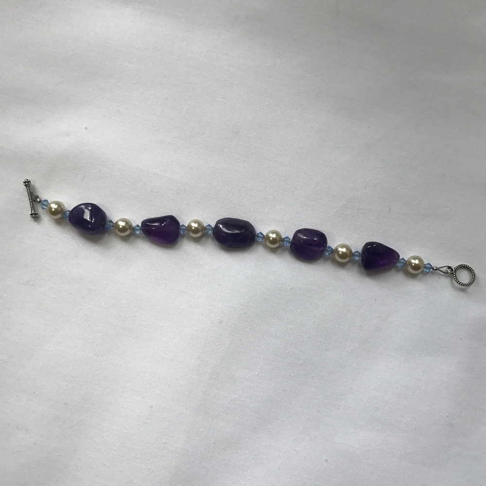 Hand made Amethyst stone and pearls bracelet