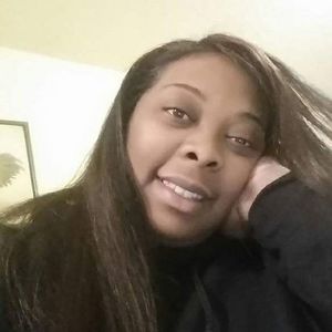 Meet your Posher, Adrienne