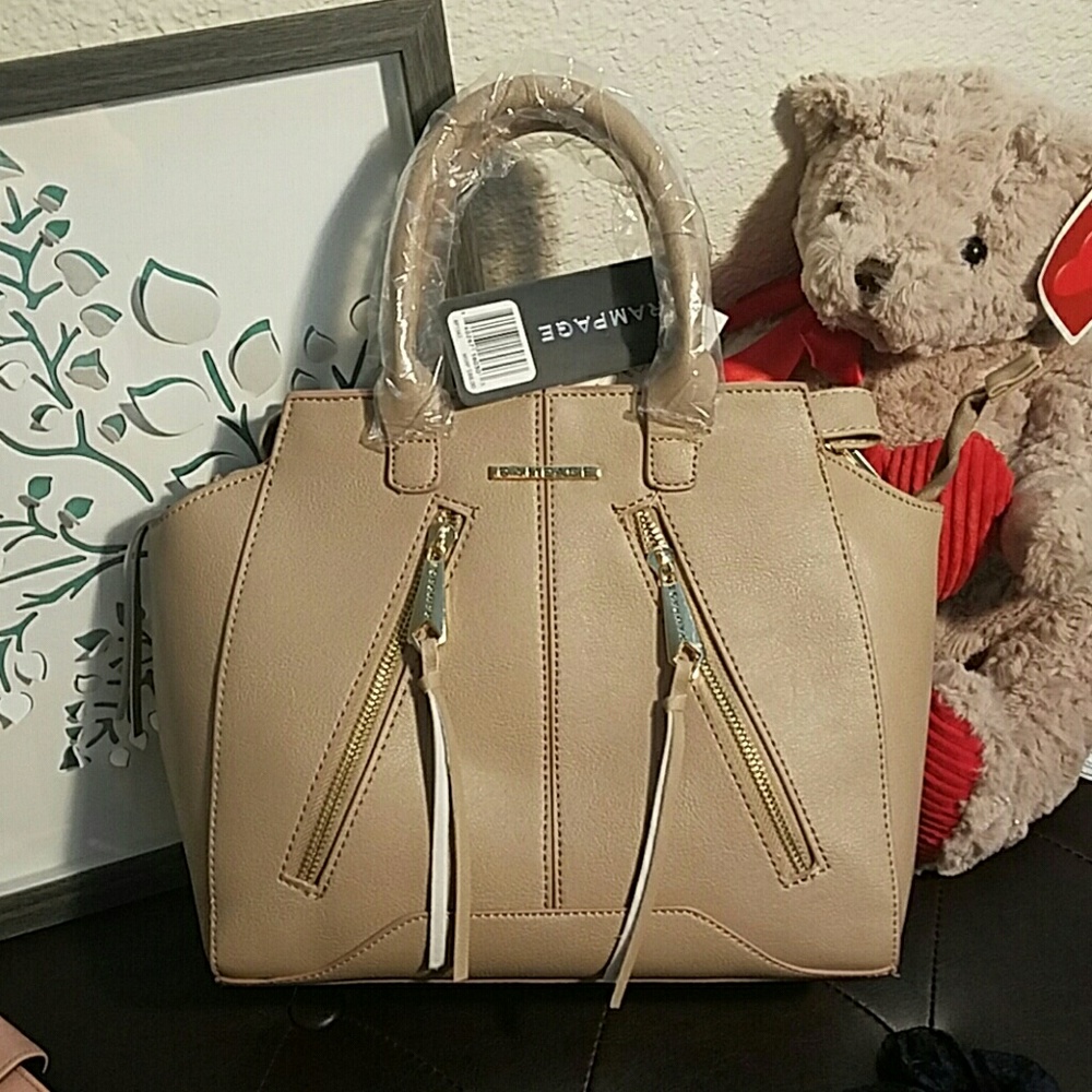 😍👜SALE! 👜😍Rampage Zipper Satchel in Stucco NWT