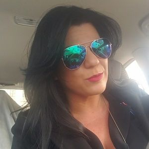 Meet your Posher, Efstathia