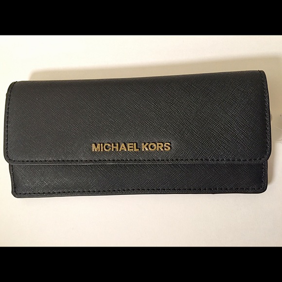 MICHAEL Michael Kors | Bags | Michael Kors Jet Set Travel Flat Wallet ...