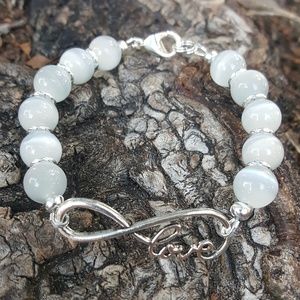 10mm Cats Eye beaded bracelet with Love spacer