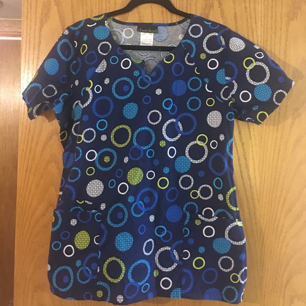 NWOT Cherokee Scrub Top Size Large