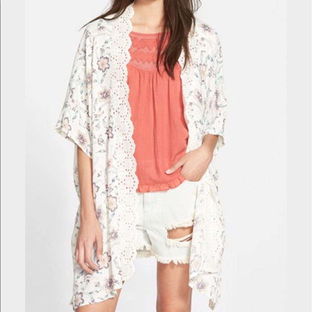 NWT Sun & Shadow White Floral Eyelet Kimono