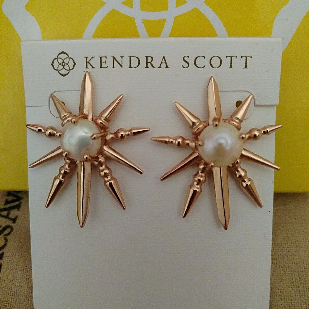 EUC Kendra Scott Rogan studs in rose gold