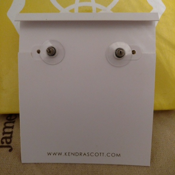 EUC Kendra Scott Kathryn earrings in black pearl - Picture 3 of 3