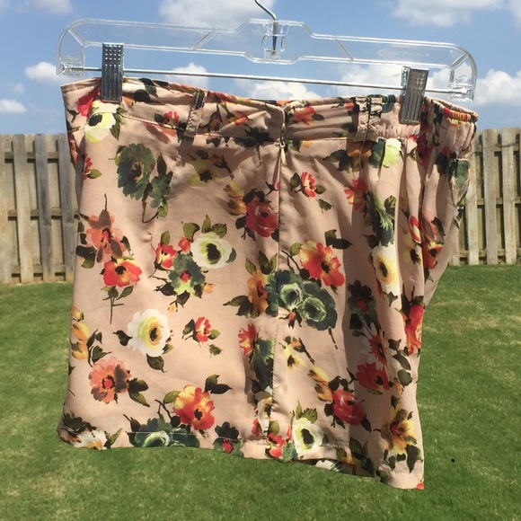 Floral M Shorts Culottes Peach Flesh Botanical - Picture 2 of 7