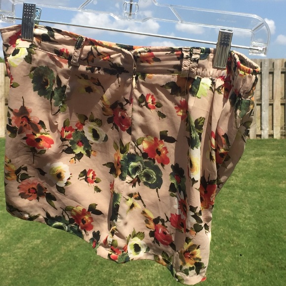 Floral M Shorts Culottes Peach Flesh Botanical - Picture 3 of 7