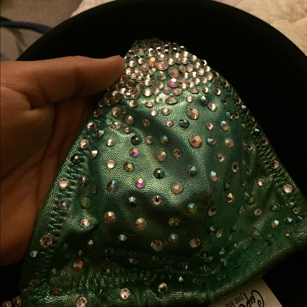 Bikini suit - Picture 2 of 3