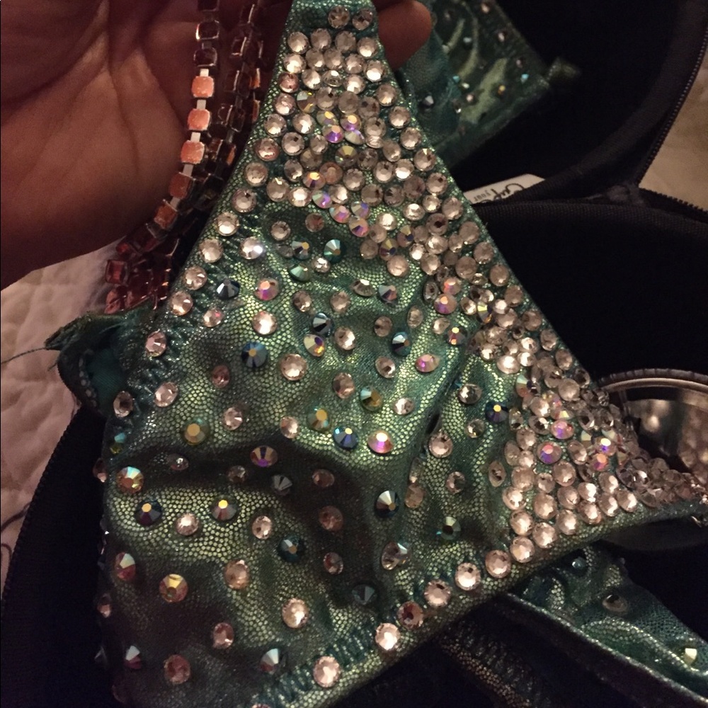 Bikini suit - Picture 3 of 3