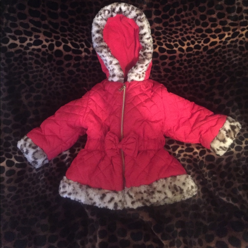 Pistachio Red With Leopard Trim