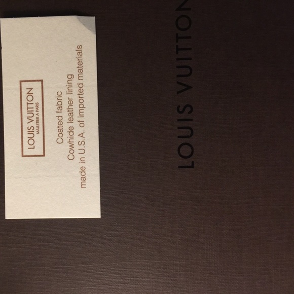 Authentic Louis Vuitton Black Leather Belt 90/36 - Picture 3 of 4