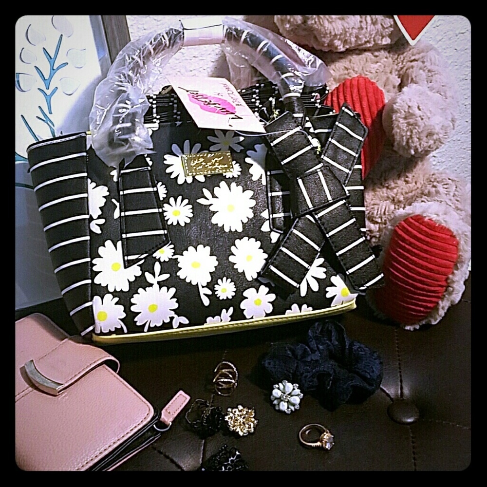 😍😍SALE!😍😍Luv Betsey Belle PVC Mini Satchel NWT