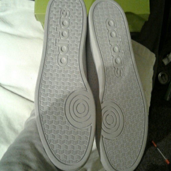 ADIDAS - Picture 2 of 3