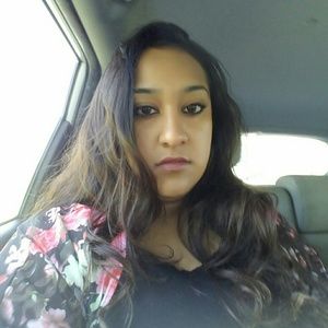 Meet your Posher, Roxana