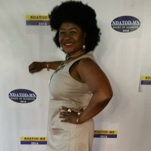 Meet your Posher, Carine