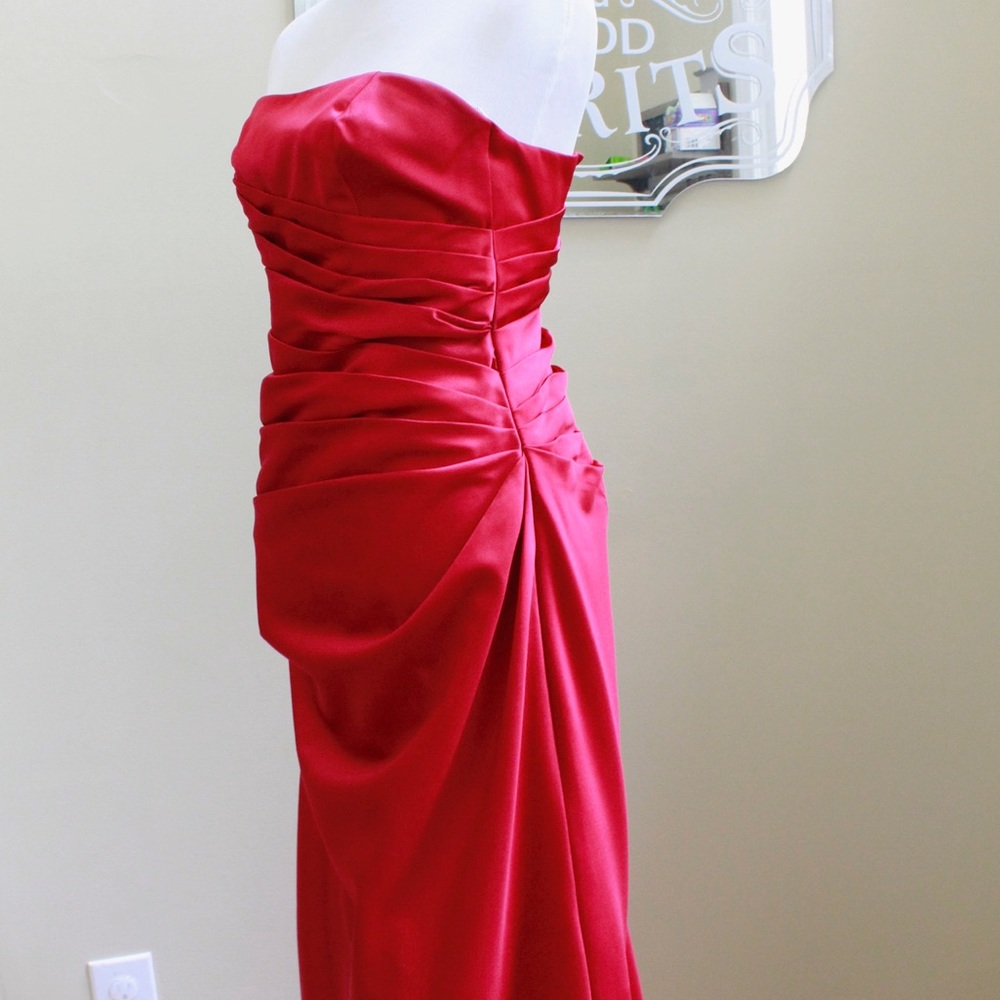 Dress - Picture 3 of 5
