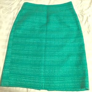 Cute green pencil skirt, perfect for the summer!