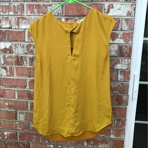 ⚡️DR2 Gold Sleeveless Top