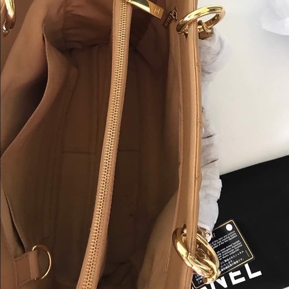 Authentic chanel gst size 33 cm (SOLD) - Picture 3 of 4