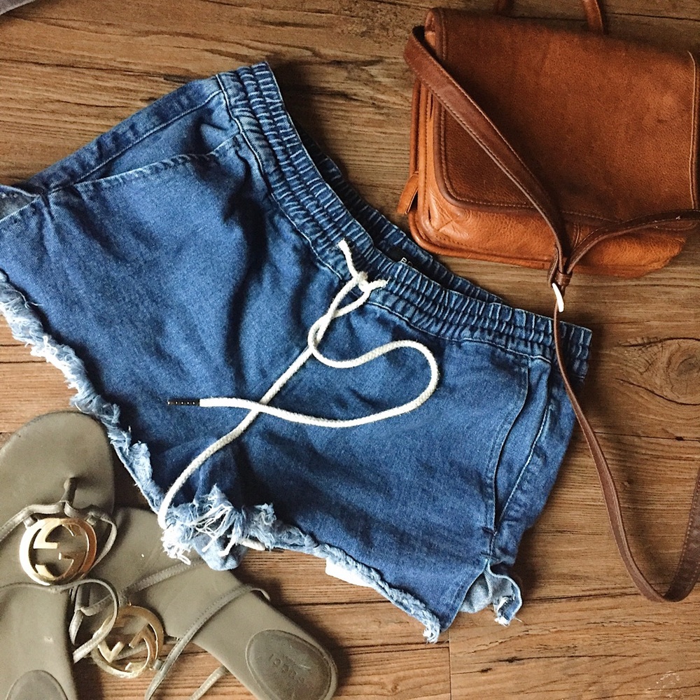 BDG | Drawstring med wash jean shorts | small